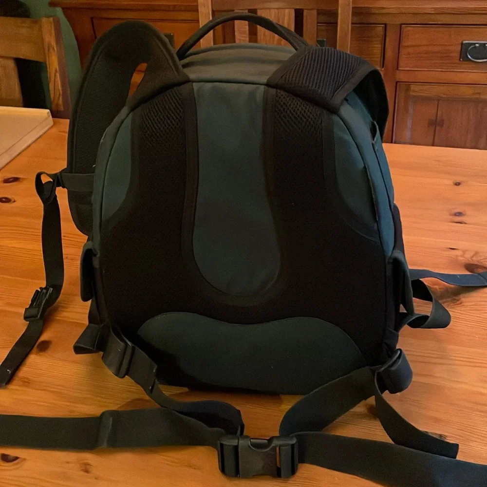 Lowepro Micro Trekker 200 Backpack for Camera and Photography Equipment